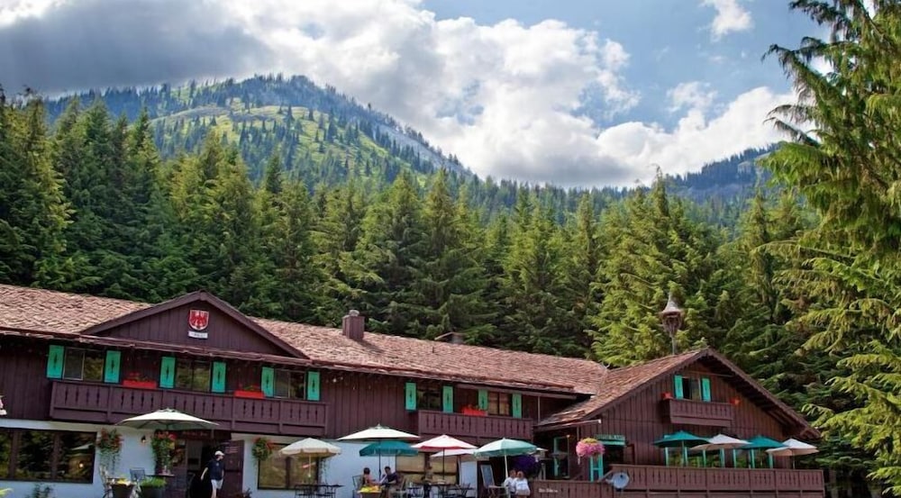 Crystal Mountain Hotels 43/50