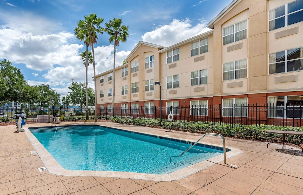Extended Stay America - Tampa - Airport - N. West Shore Blvd 5/73