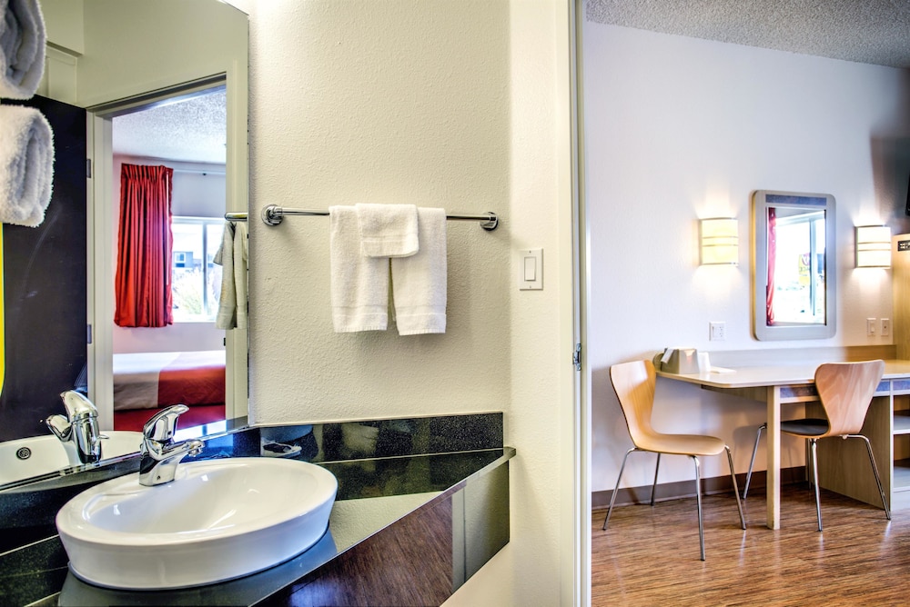 Motel6 Missoula, MT 30/65