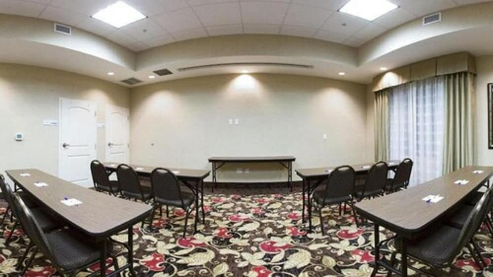Holiday Inn Express & Suites Crestview South I-10 62/69