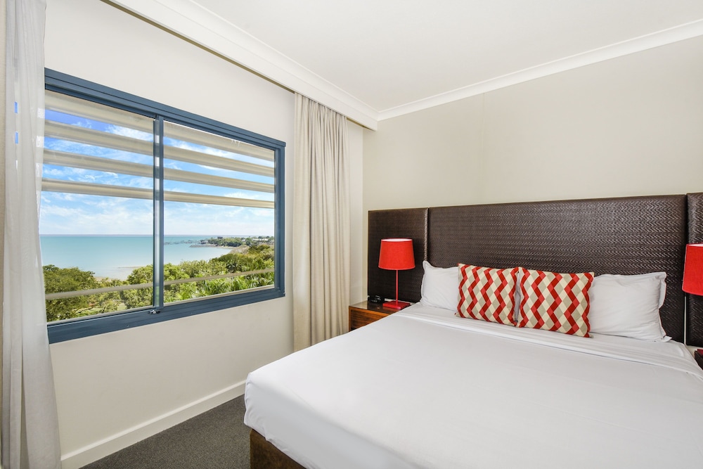 ROOM, HARBOUR VIEW