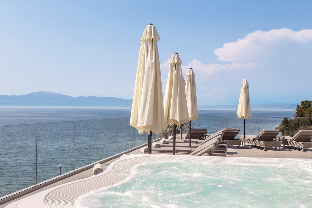 Riva Luxury Hotel 63/69