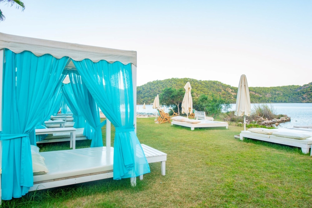 S3 Seahorse Beach Club & Hotel 39/50