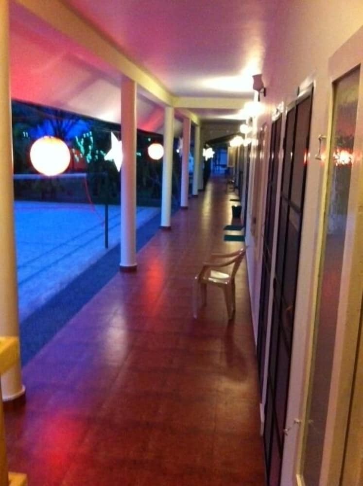 PALM GROVE SERVICE VILLA 24/48