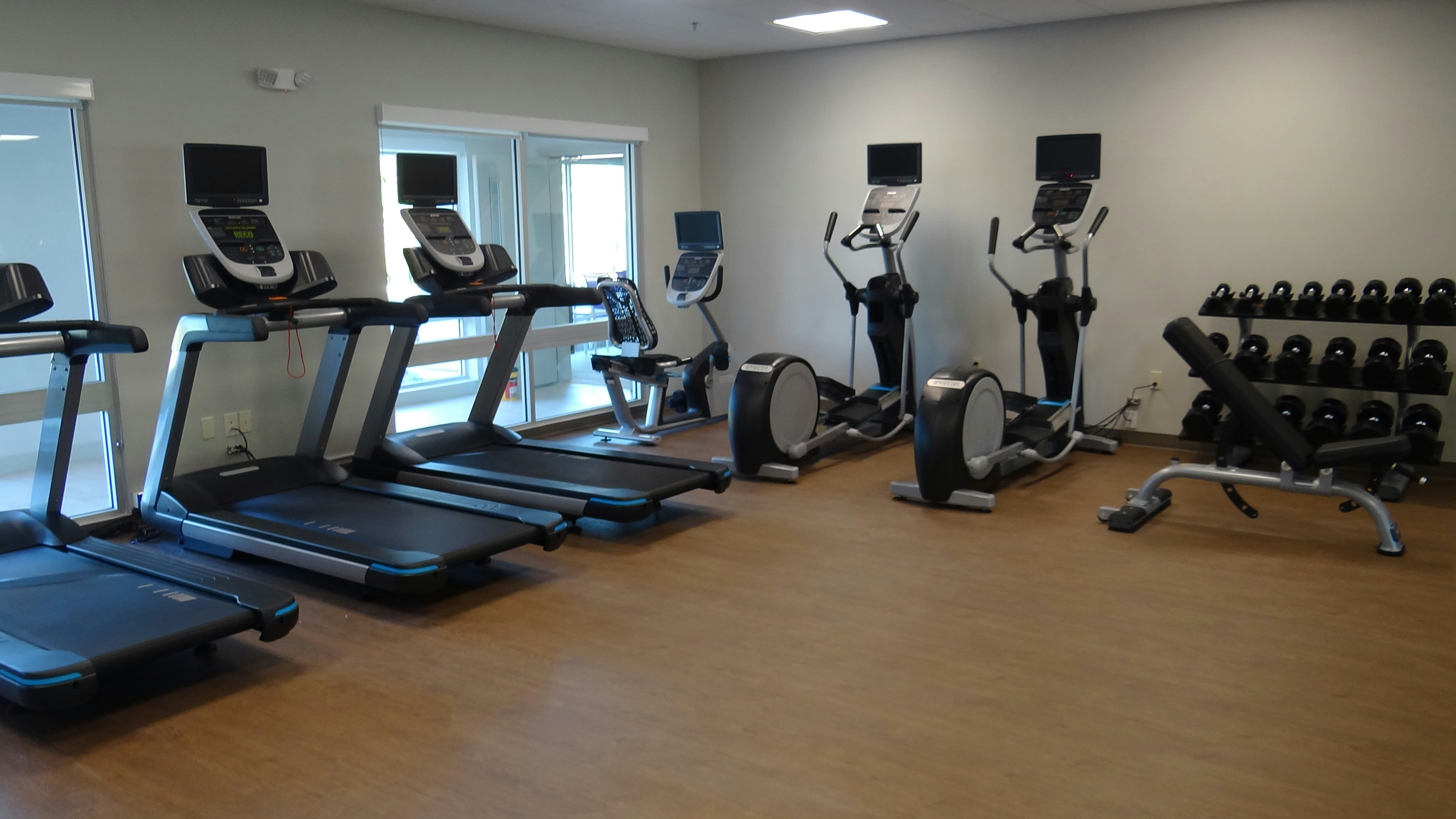 Holiday Inn Express & Suites Auburn Downtown 34/48