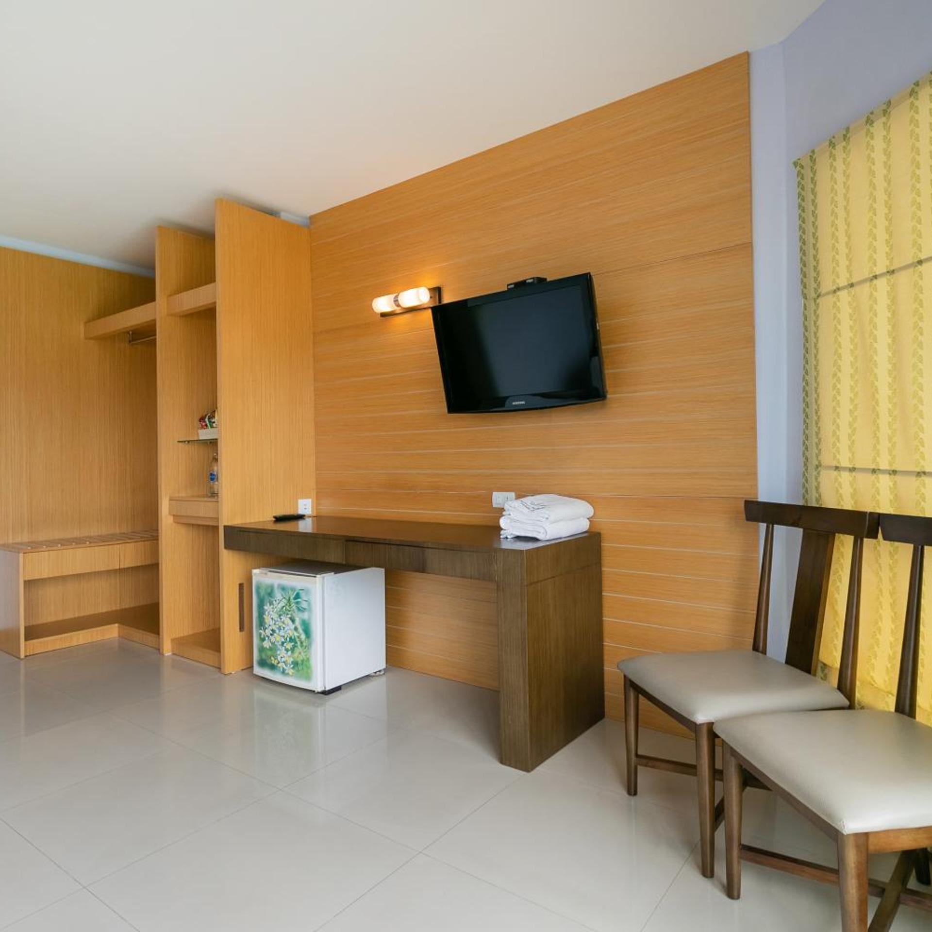 Goldenbeach Boutique Resort 56/68