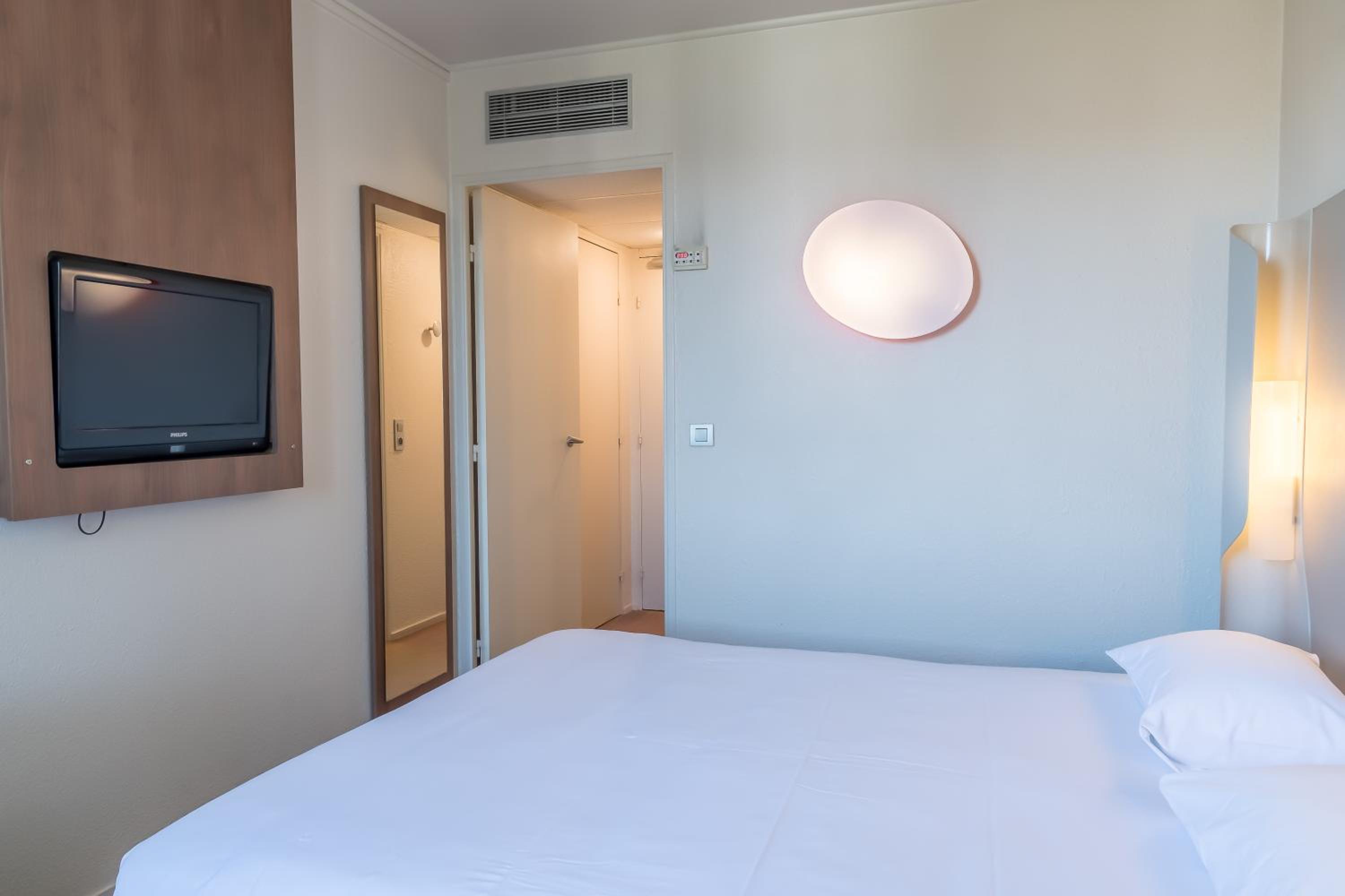 Next Generation, Double Bed، CAMPANILE NOGENT SUR MARNE 5/10