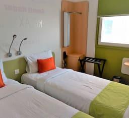 ROOM, SINGLE, TWIN BEDS