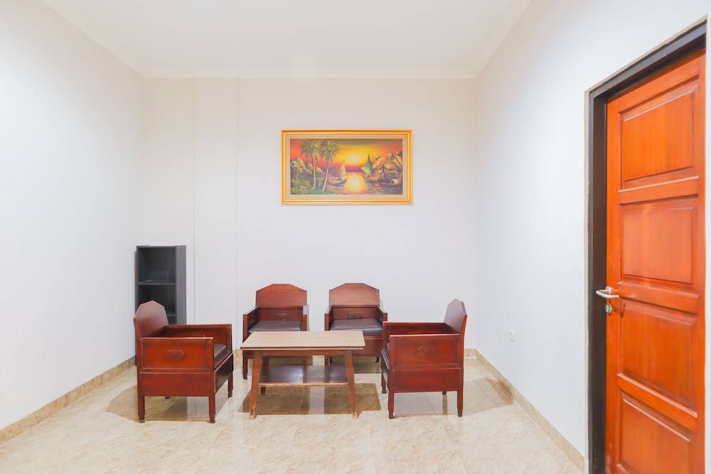 OYO 1519 Axl Residence 28/42
