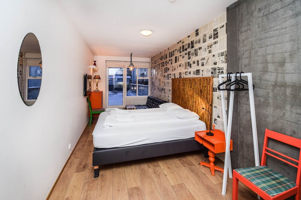 OK Hotel 19/66