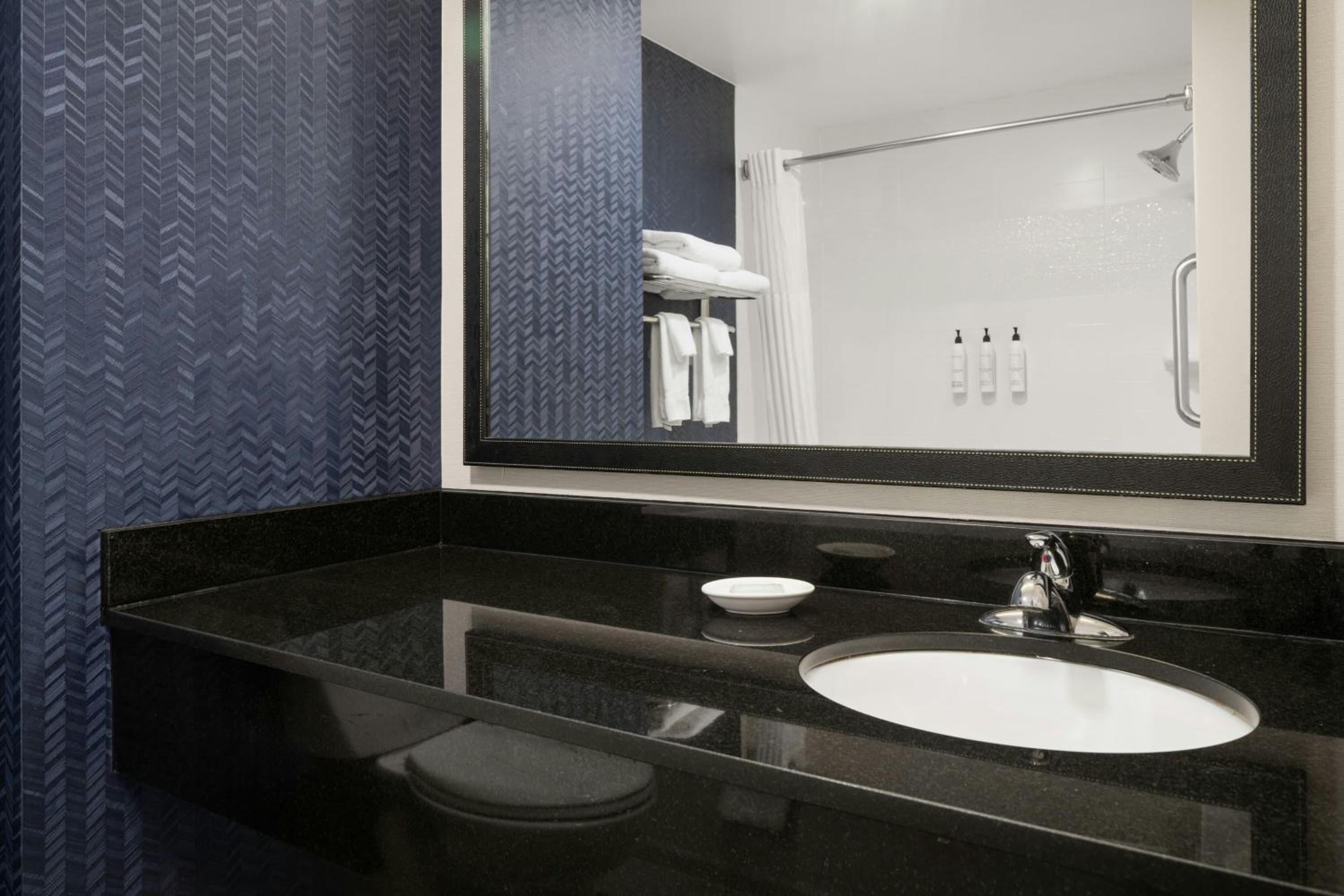 1 Bedroom, Suite, 2 Queen Beds, Sofa