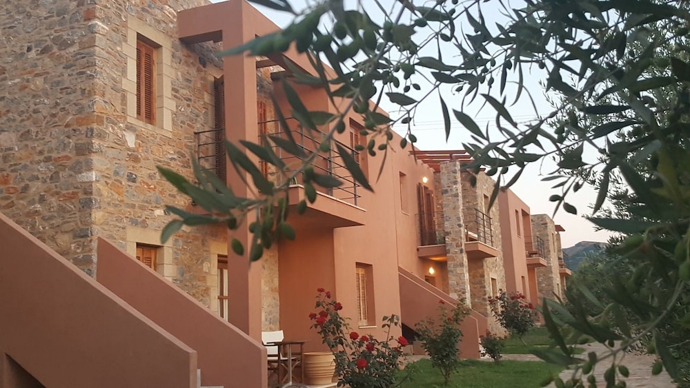 Liotrivi Historical Mansion & Boutique Hotel 68/71