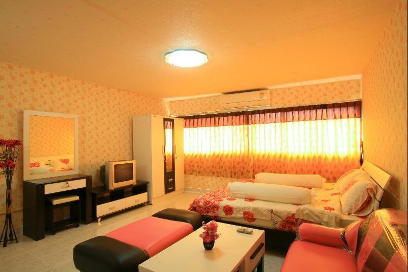 Deluxe At Popular Condo 28/34