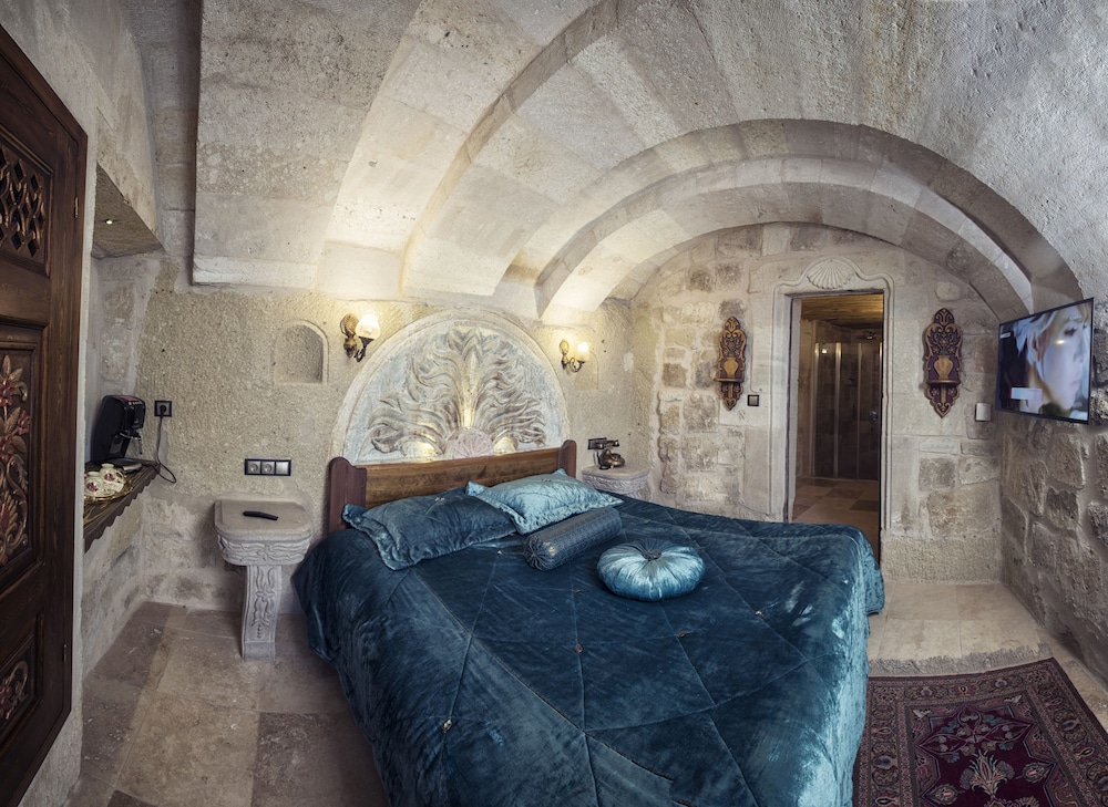 Elika Cave Suites Cappadocia, Curio Collection by Hilton 33/80