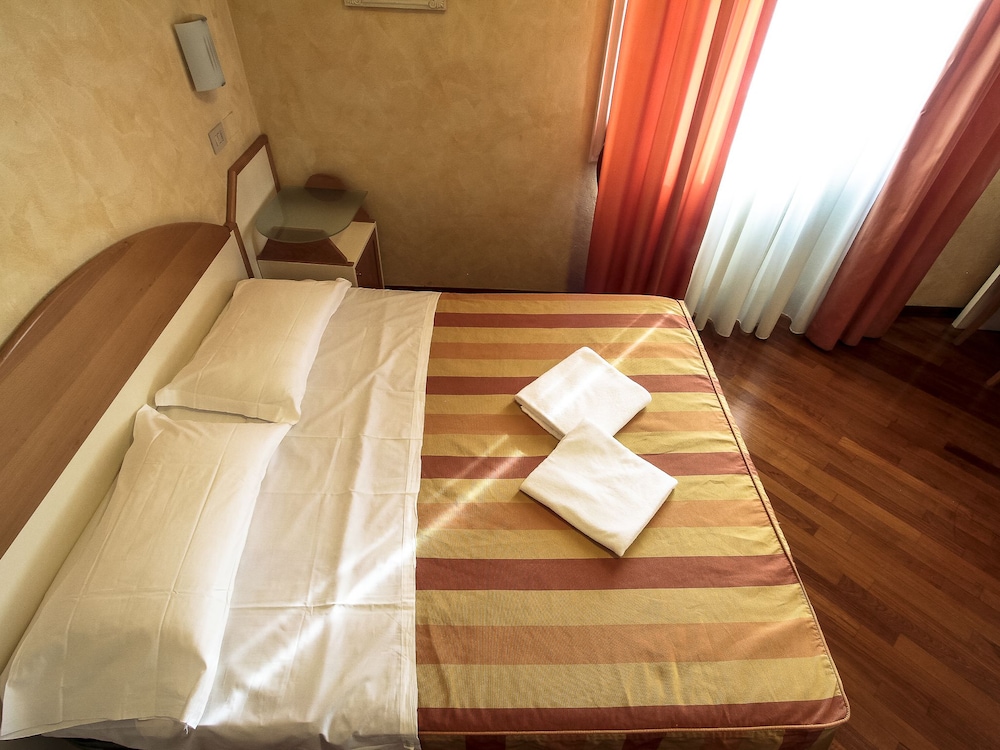 Hotel Soggiorno Athena 38/64