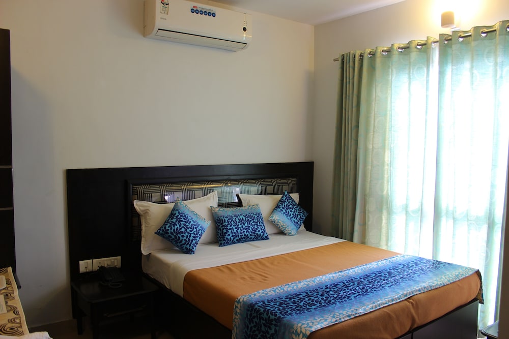 1 BEDROOM, FAMILY SUITE
