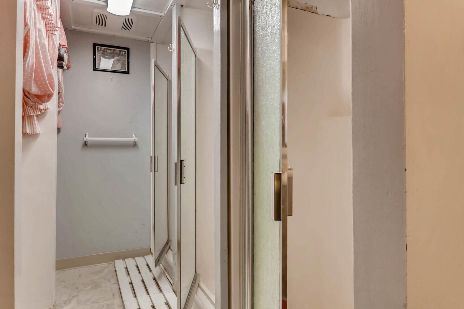 Male Dorm, Basic, Shared Bathroom