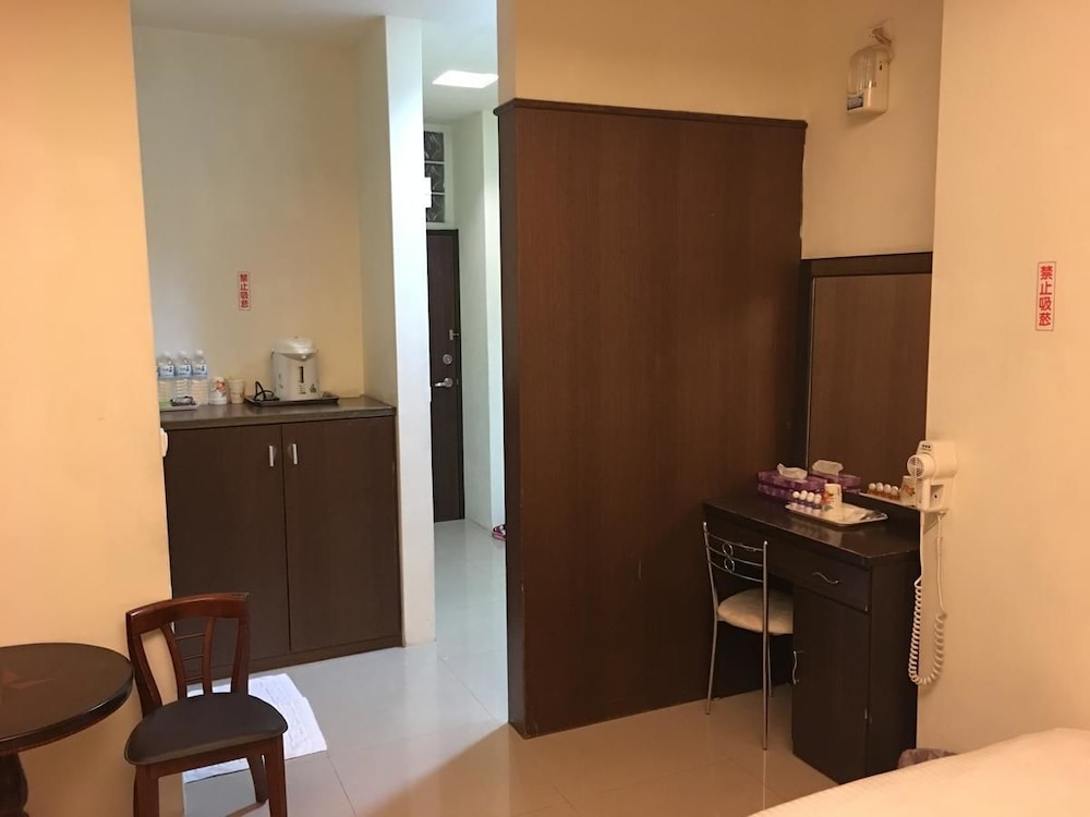 Ri Yue Hu Pan Hotel 14/28
