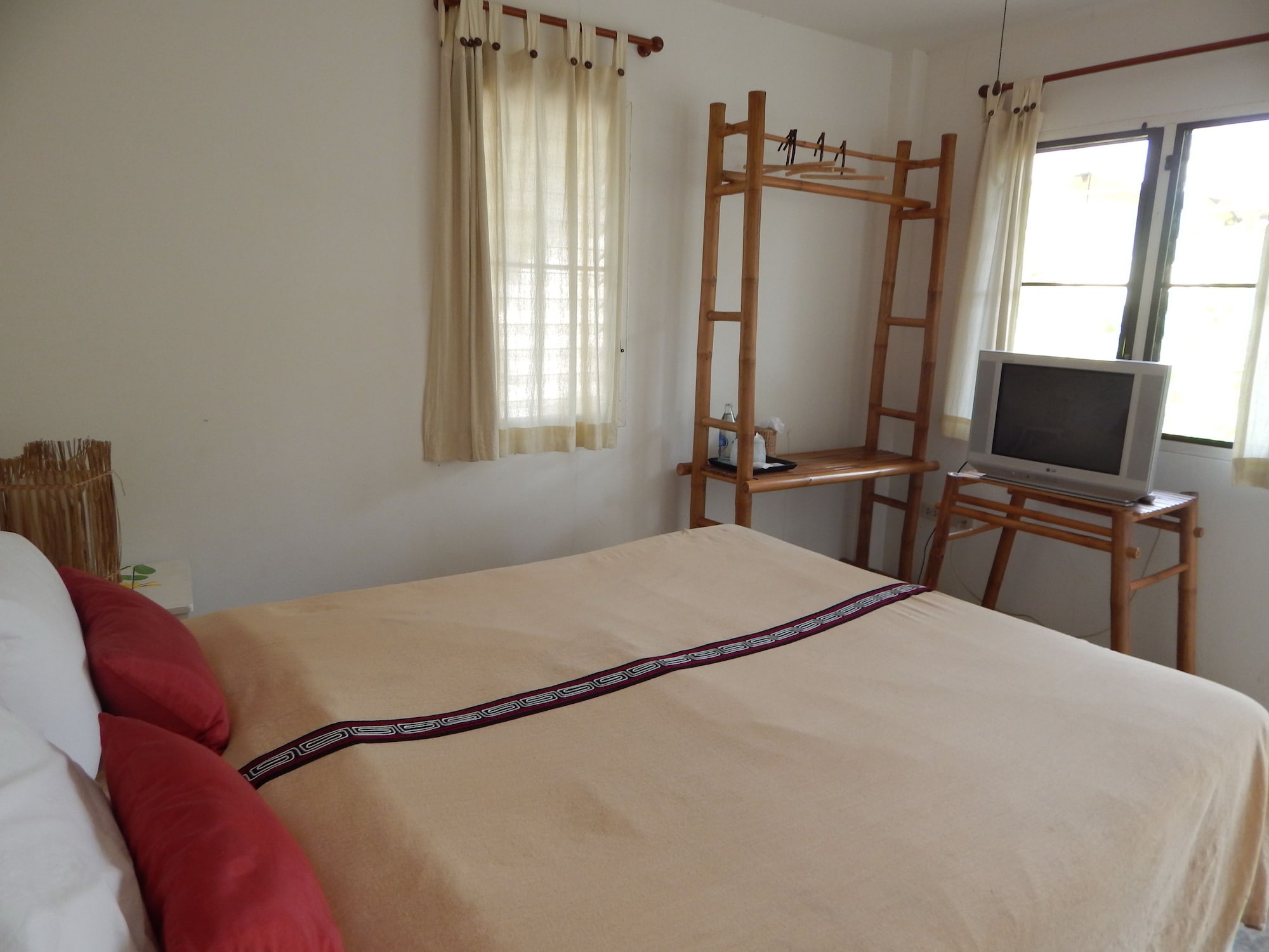 STANDARD, DOUBLE BED, WITH FAN