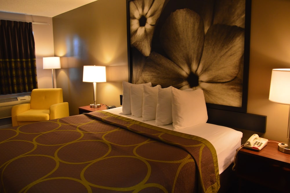 Super 8 By Wyndham Madison 19/33