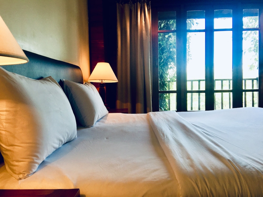 RIVERHOUSE HOTEL 30/71