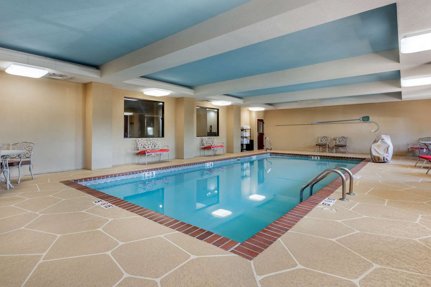 Comfort Inn & Suites North Little Rock McCain Mall 19/38