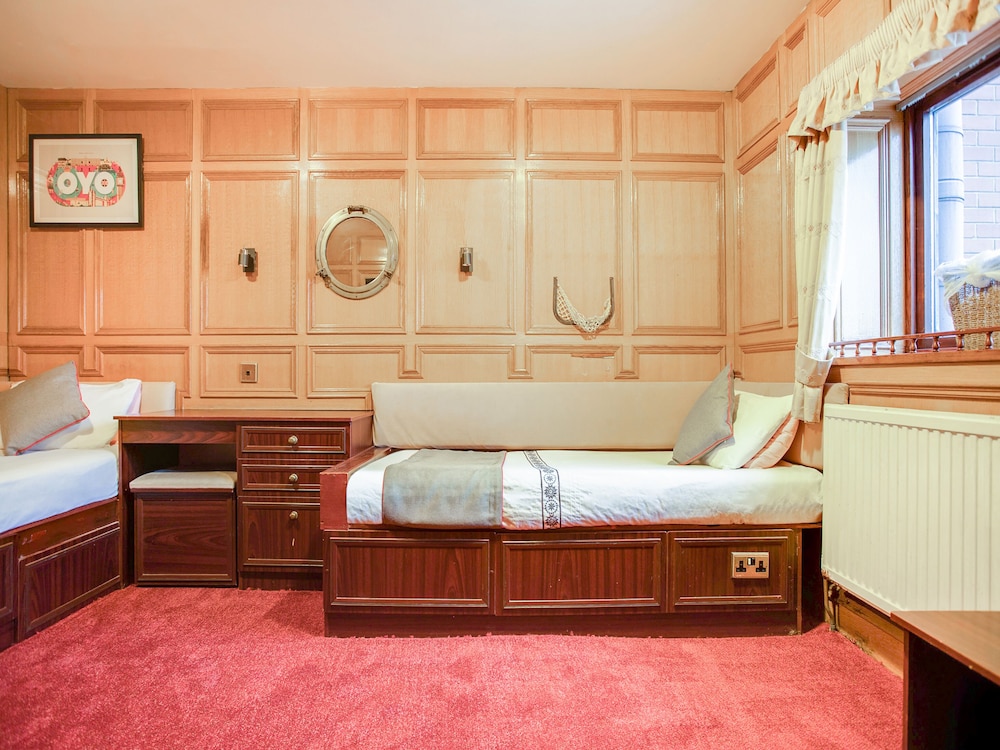 Rowers Hotel 11/48