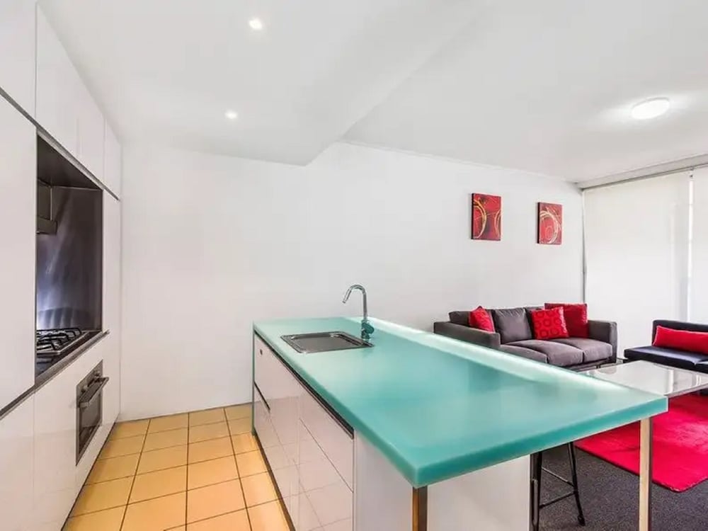 MIRO APARTMENTS 57/71