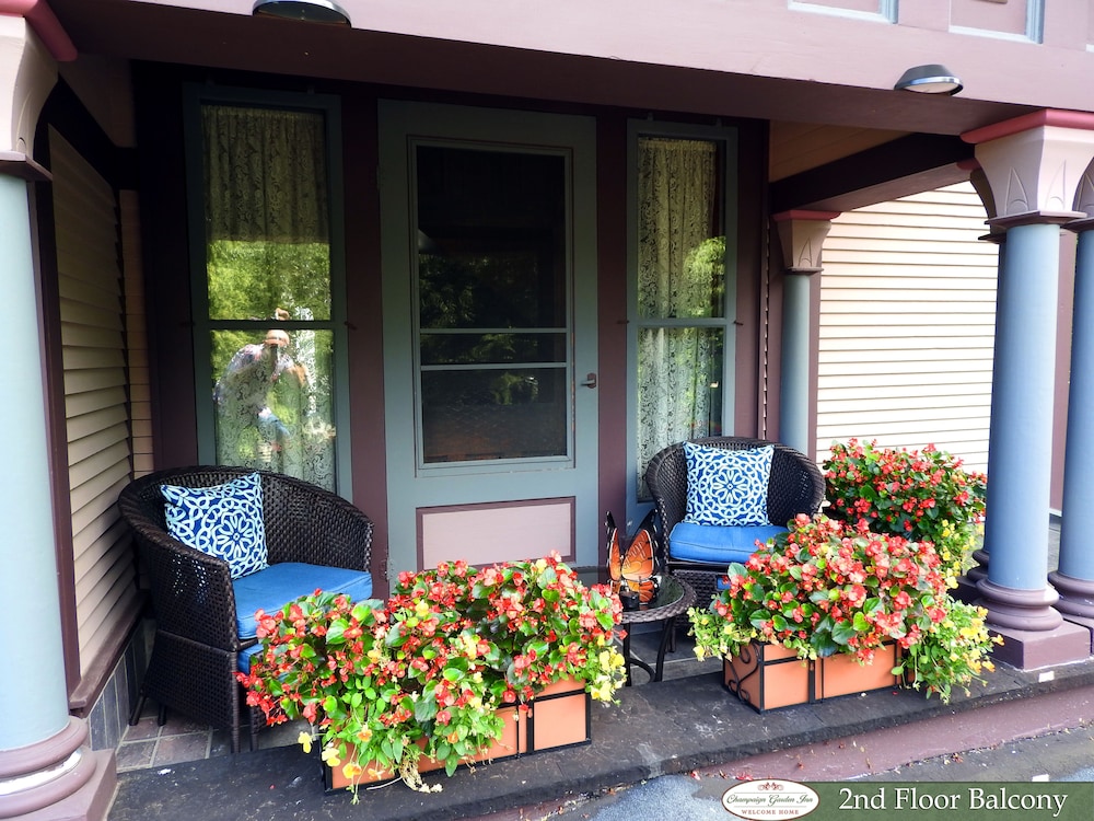 Champaign Garden Inn 2/50