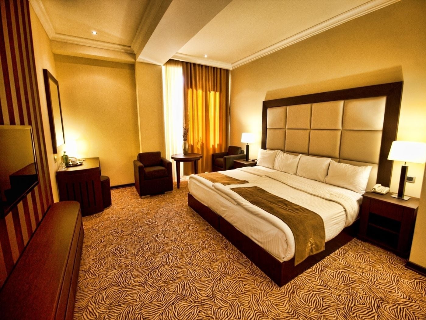 SUPERIOR, DOUBLE OR TWIN BED