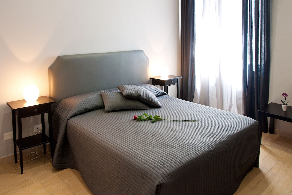 BED AND BREAKFAST OPERA 14/38
