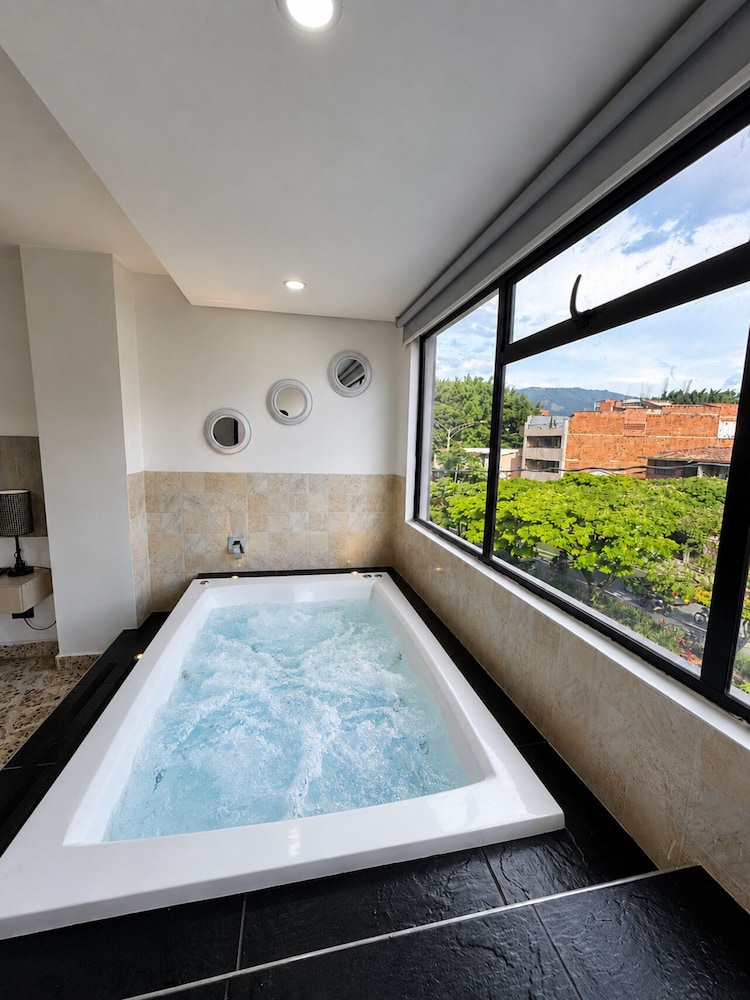 Ofix Hotel 23/50