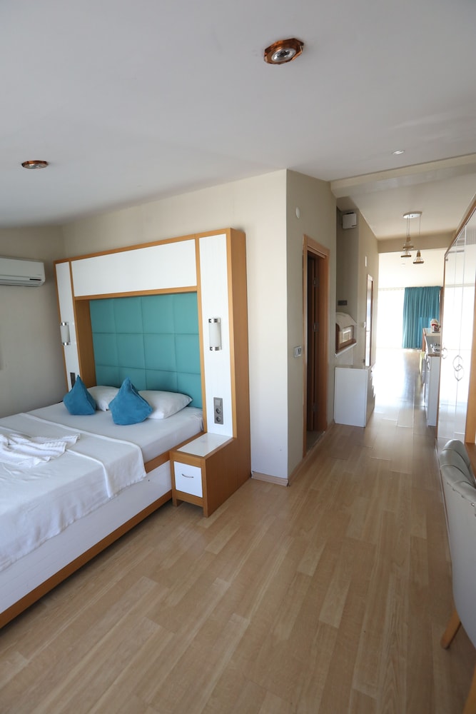 Mezzo Hotel 25/56