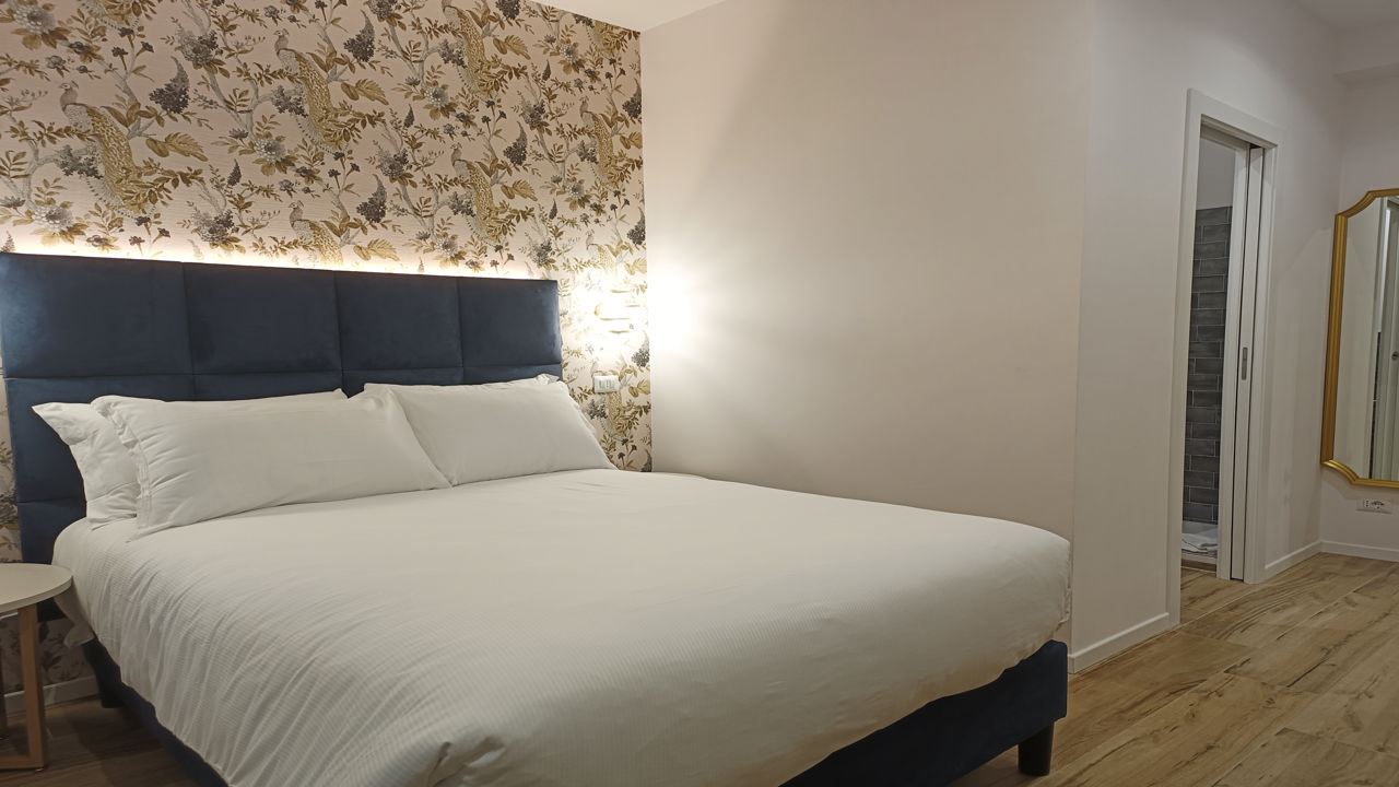 Romi Suite 10/38