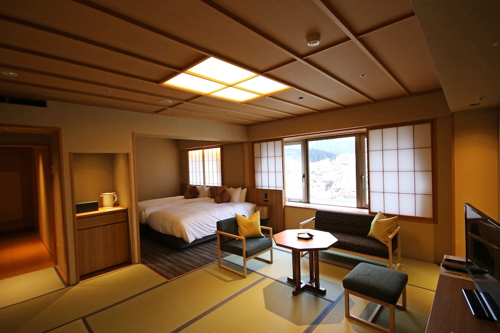 Hida Hotel Plaza 24/63