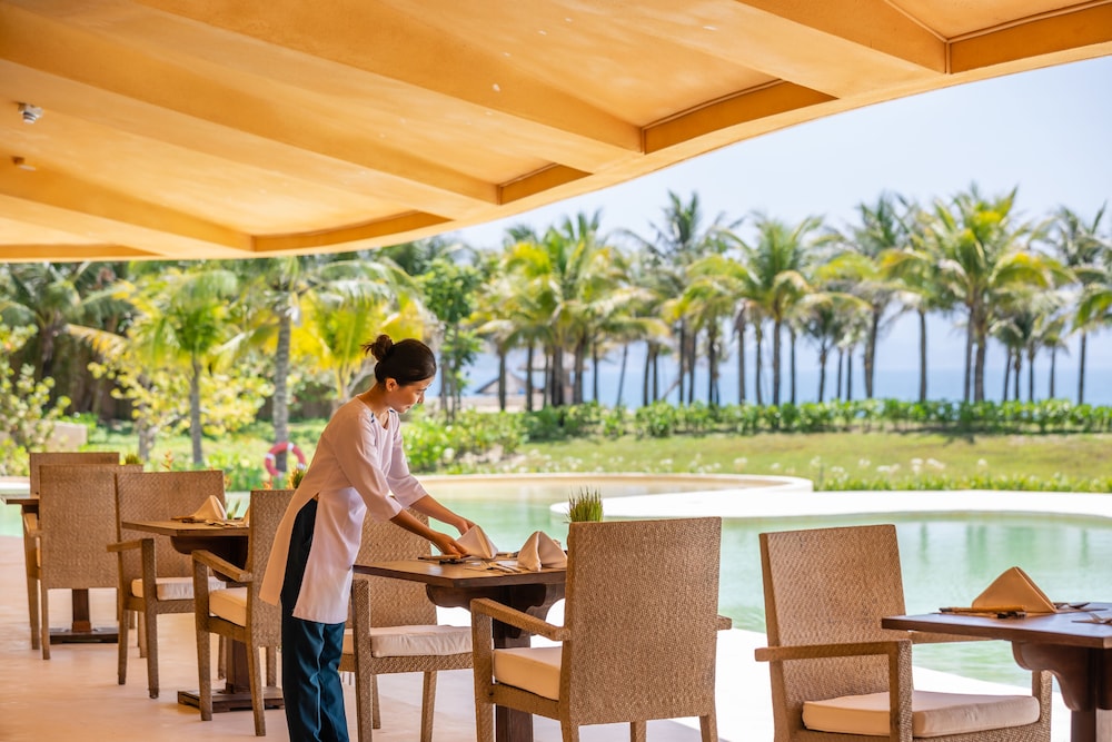 Ana Mandara Cam Ranh 38/48