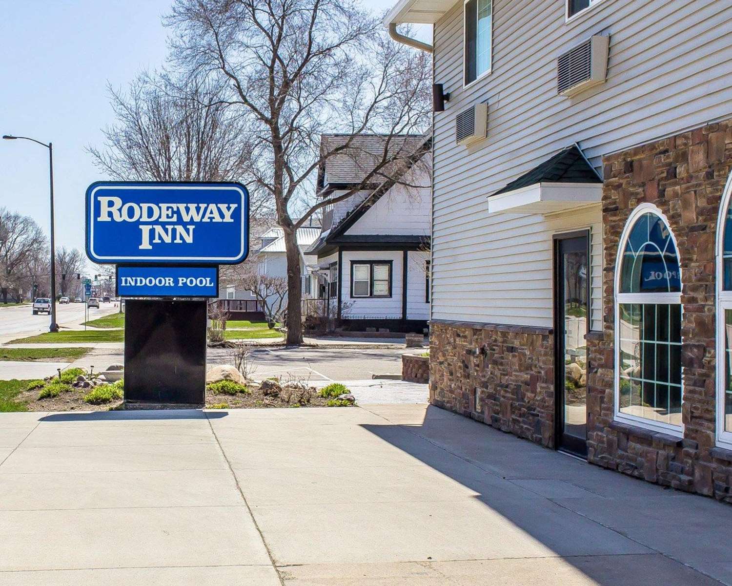 Rodeway Inn & Suites near Okoboji Lake 35/35