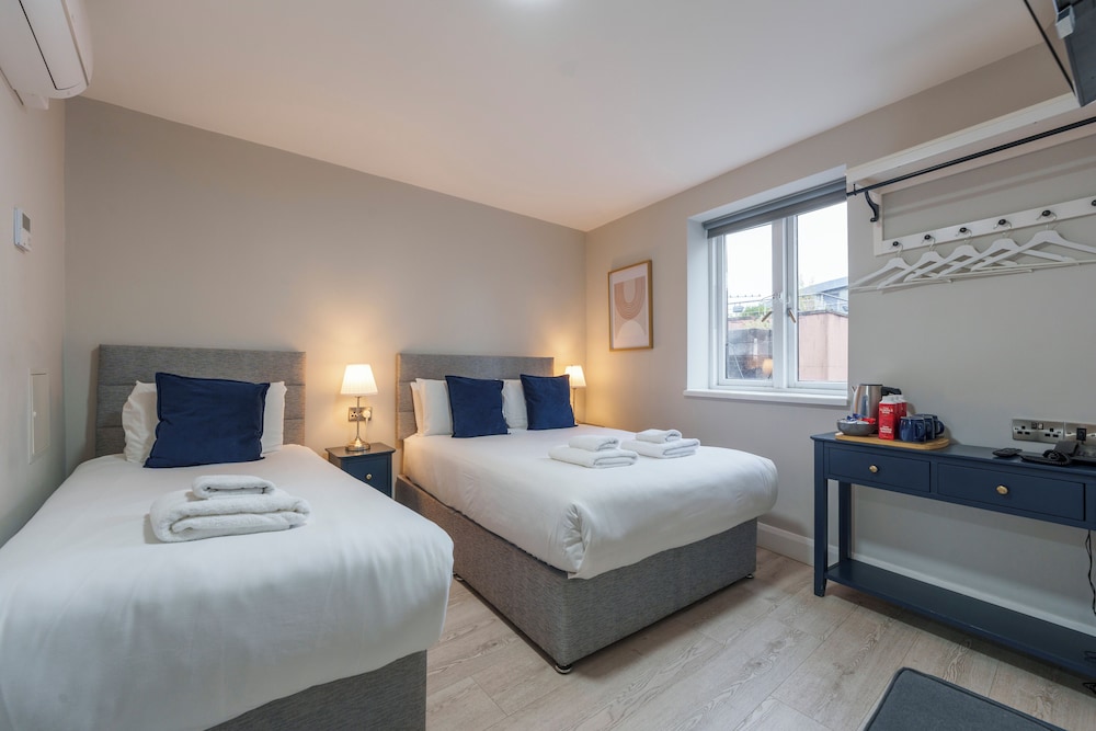 Temple Bar Lane - Adults Only 17/47