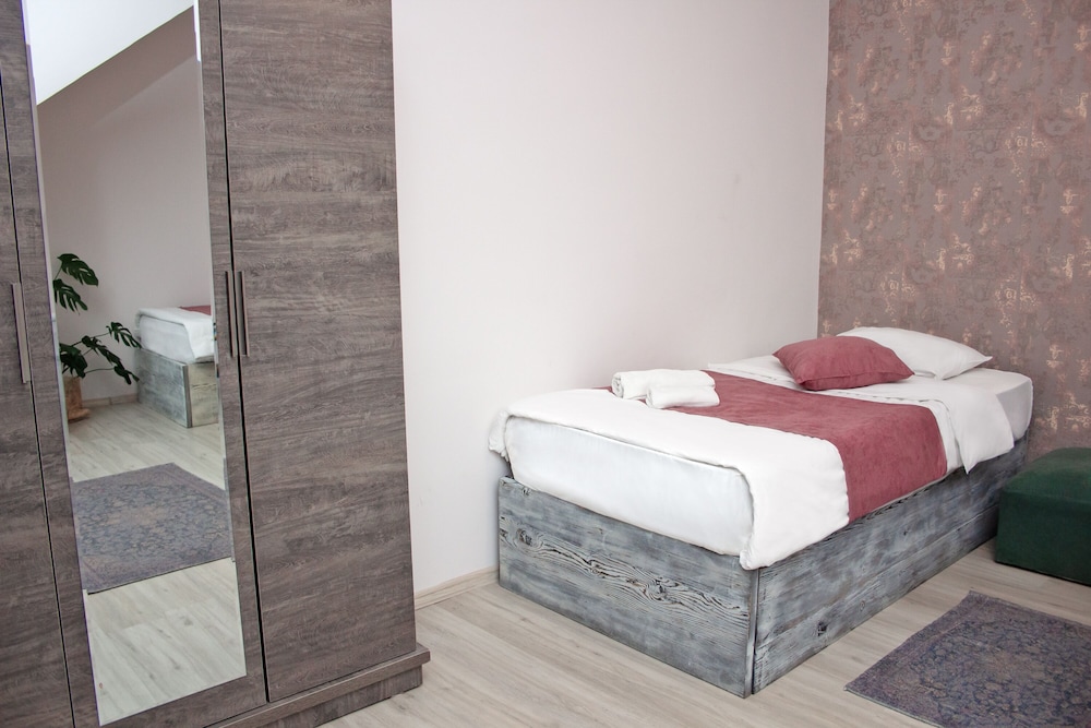 2 BEDROOMS, FAMILY, APARTMENT, CITY VIEW