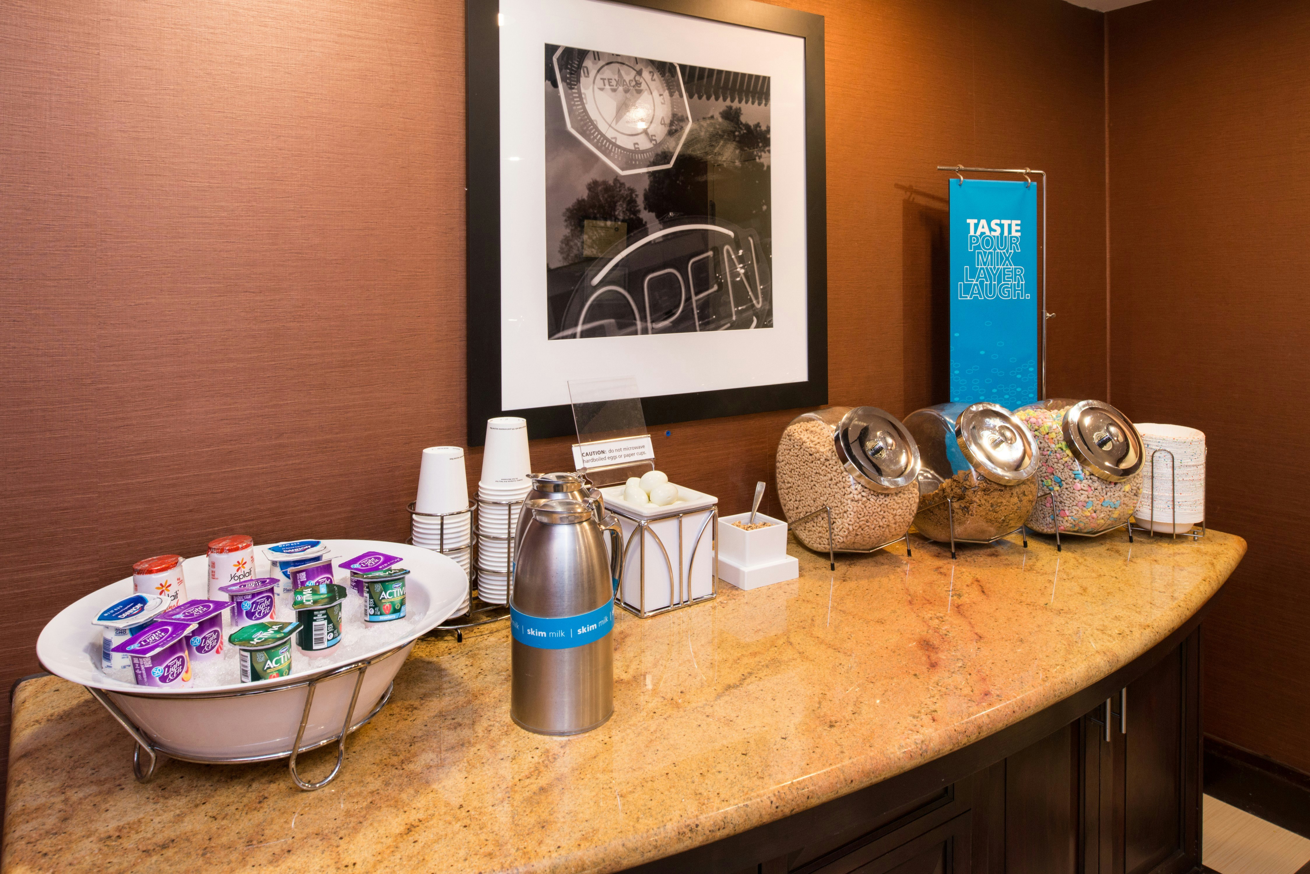 Hampton Inn and Suites Schertz 32/40