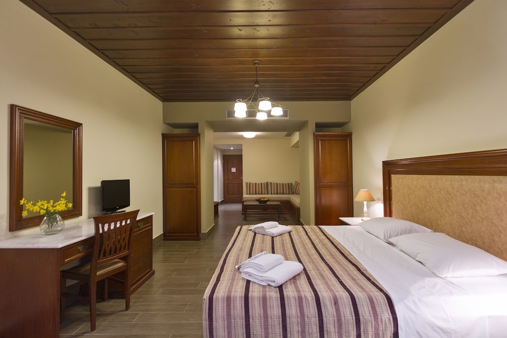 ITILO TRADITIONAL HOTEL 9/68