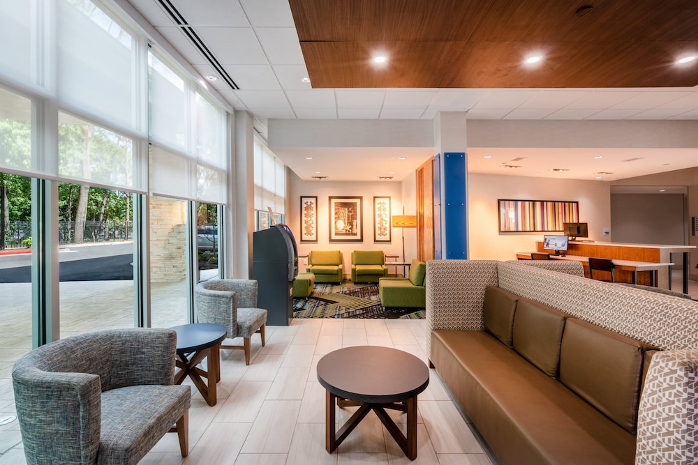Holiday Inn Express Suites Atlanta Arpt Ne Hapeville 32/47