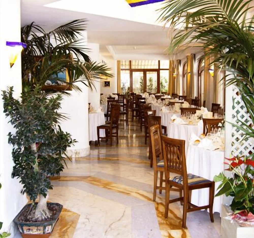 Johanna Park Hotel 39/47