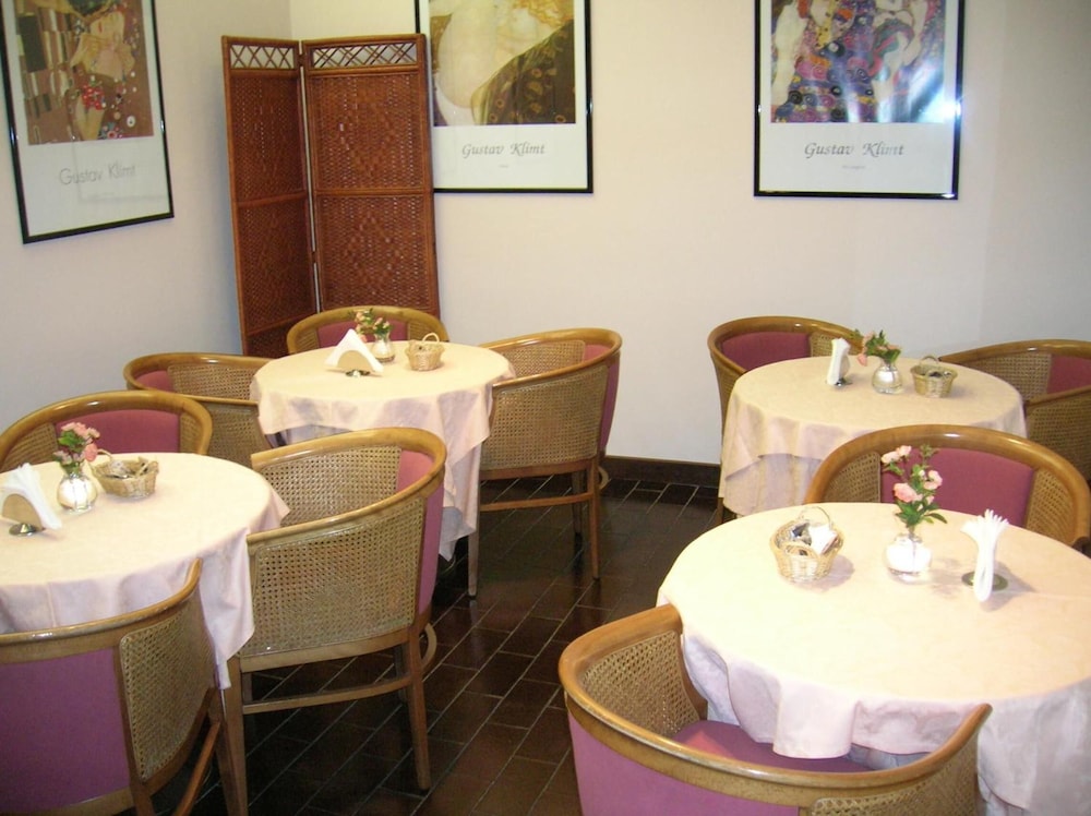 Hotel Molise 2 49/64