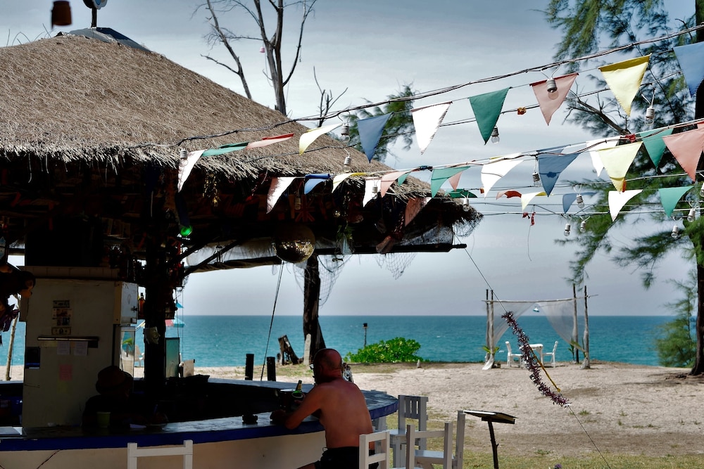 Micky Monkey Beach Hotel 47/50