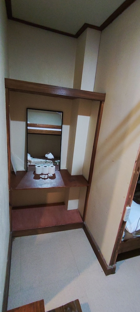Novie Apos S Tourist Inn 11/50