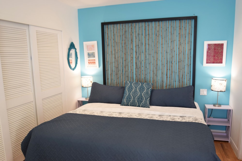 Malibu Beach Paradise Apartments 12/50