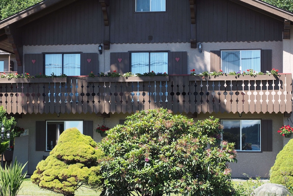 Ramada by Wyndham Campbell River in CAMPBELL RIVER