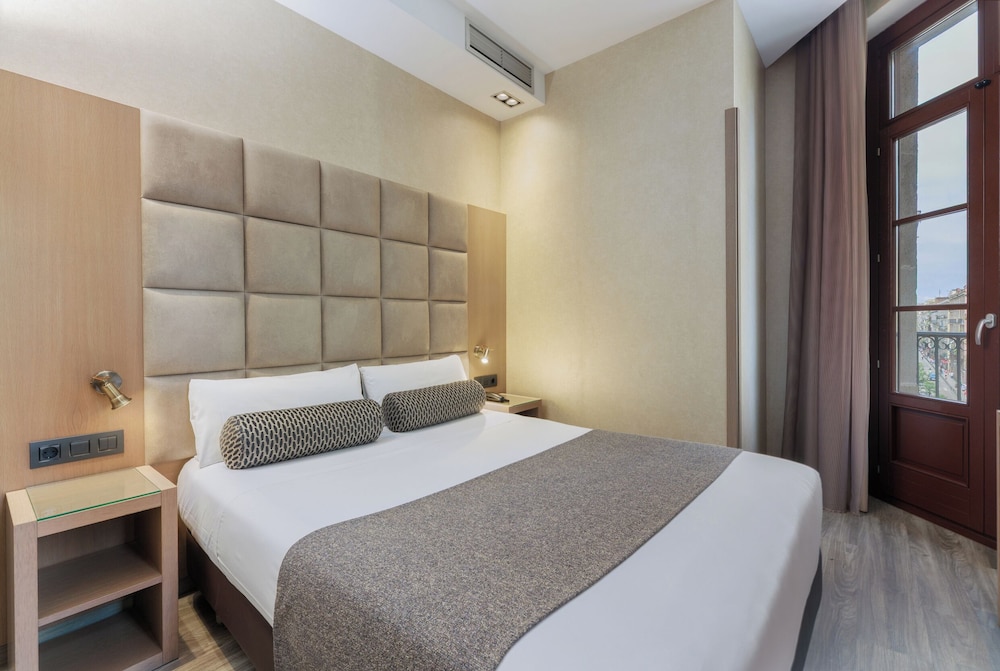 ROOM, SINGLE, DOUBLE BED