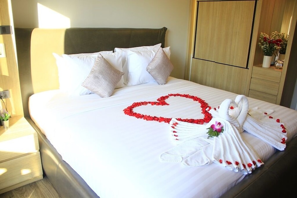 1 BEDROOM, STANDARD